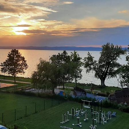 Апартаменты Csanad Apartman Шиофок Экстерьер фото